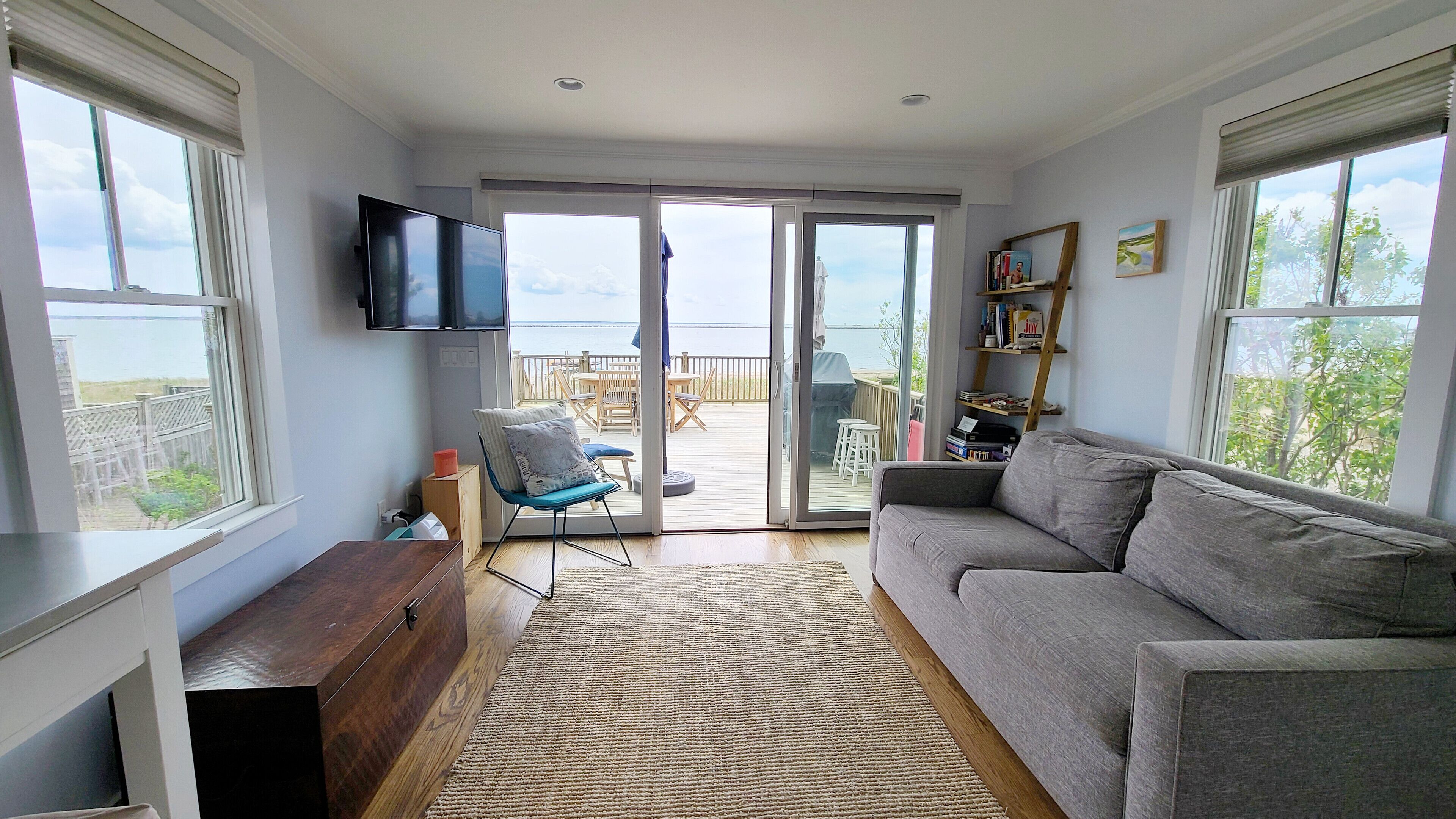 Gorgeous Beachfront Gem--Amazing Harbor Views & Sunsets, A/C, Big Deck, Parking--ASK ABOUT REFUNDS