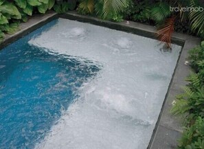 Pool - Perfect Family Home, 15 mins to KL City Centre (Petaling Jaya)