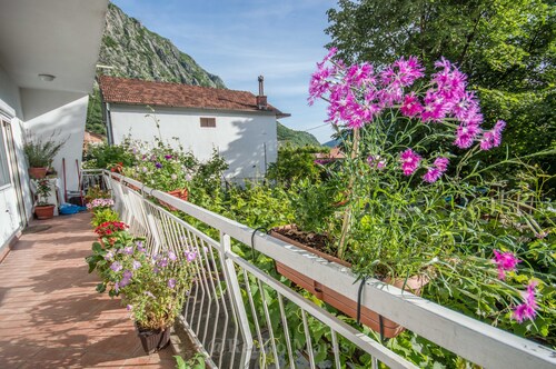 Lomahuoneisto Risan, Boka lahti