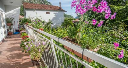 Lomahuoneisto Risan, Boka lahti