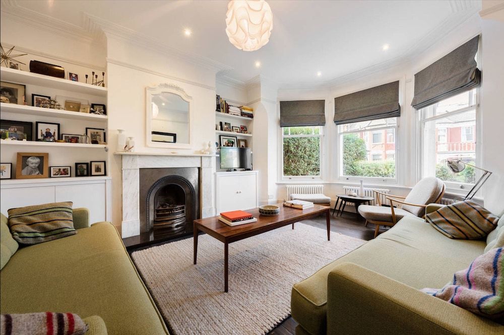 Lovely, 4 bed Victorian house in North West London - Family friendly, sleeps 7