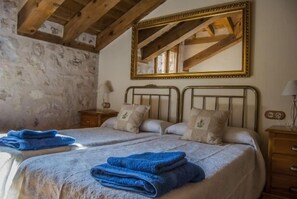 4 bedrooms, iron/ironing board, travel cot, free WiFi