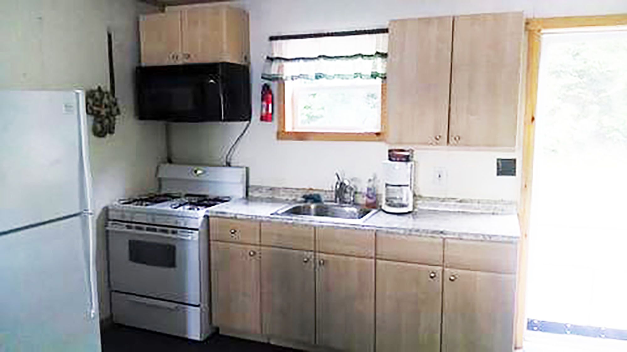 Quiet & serene, steps to the water, swimming, fishing, hiking, nature all around