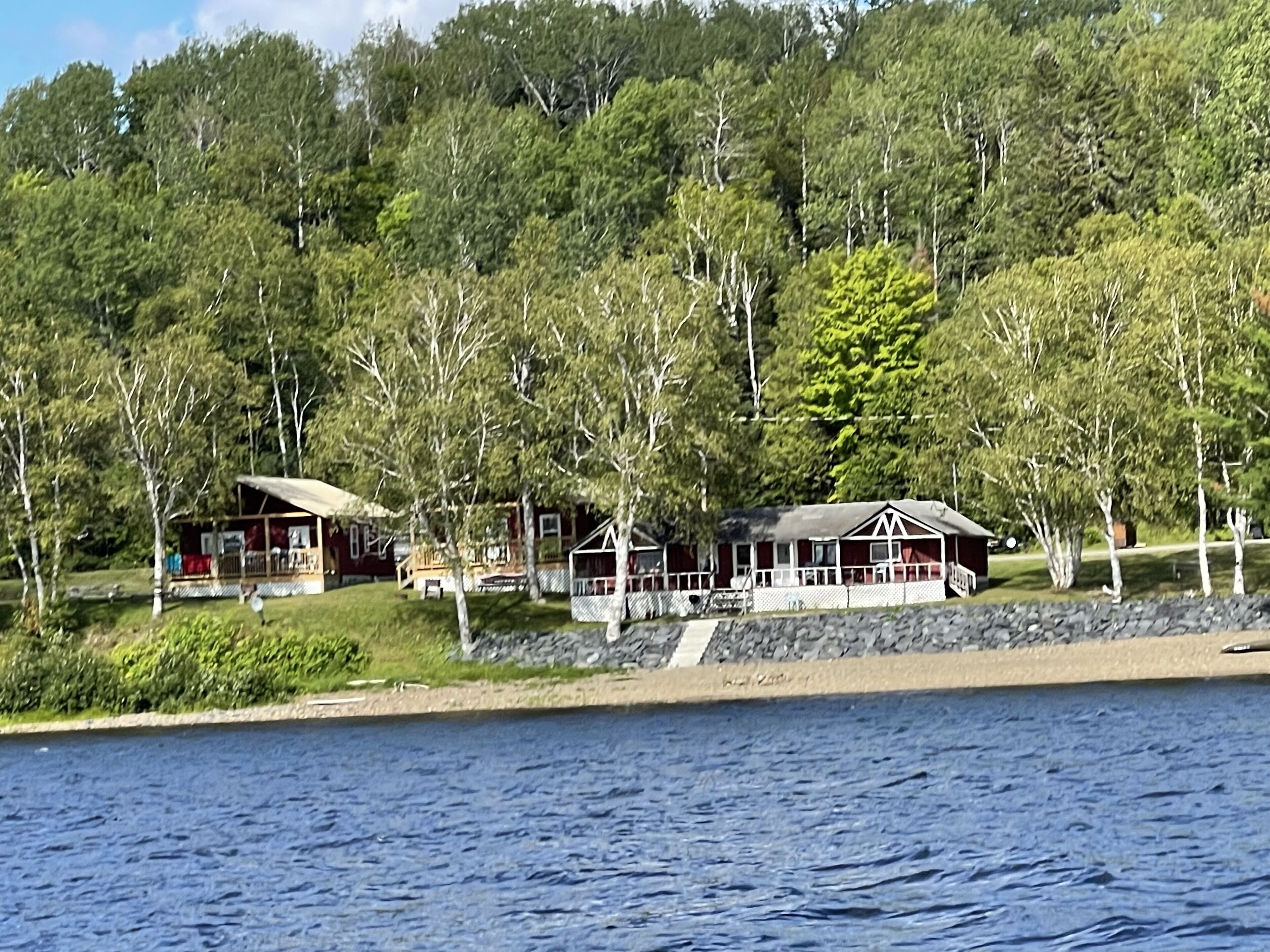 Quiet & serene, steps to the water, swimming, fishing, hiking, nature all around