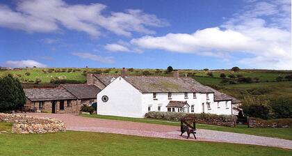 3 Bedroom cottage on Bodmin Moor with views of lakes and moorland