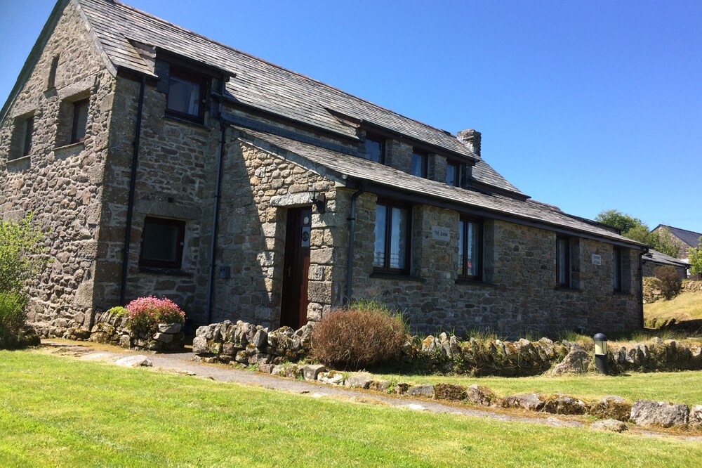 3 Bedroom cottage on Bodmin Moor with views of lakes and moorland