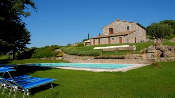 Piscine extérieure