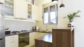 KylskÄp, ugn, spishÀll och diskmaskin