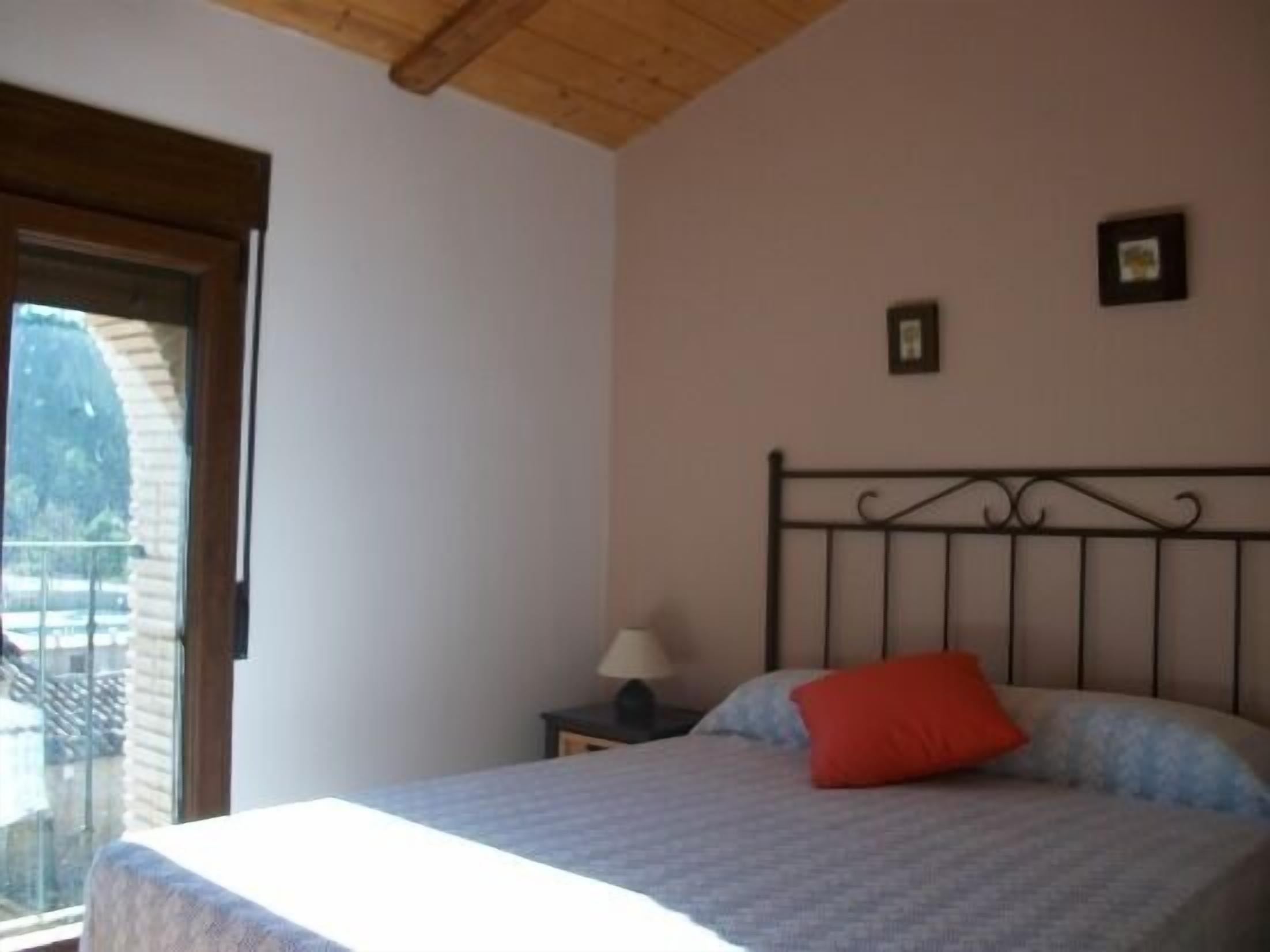 Self catering Rosella de Rubielos for 10 people
