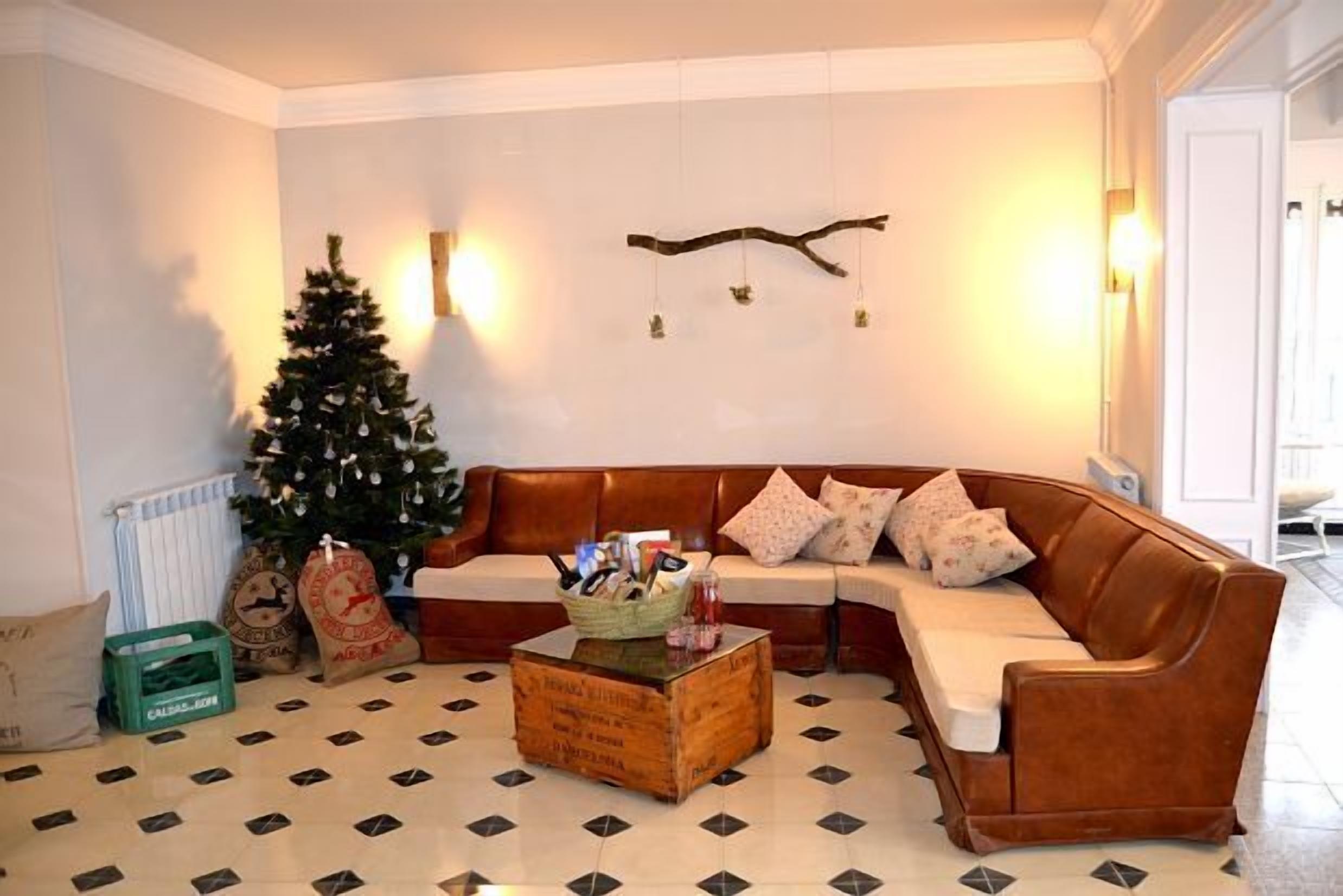 Rural house (rental) Cal Xamora for 13 people