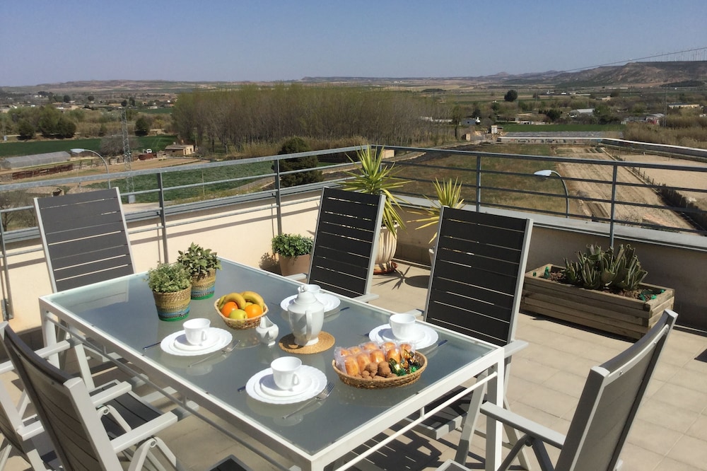 Self catering Tudela Mirador de Bardenas for 4 people