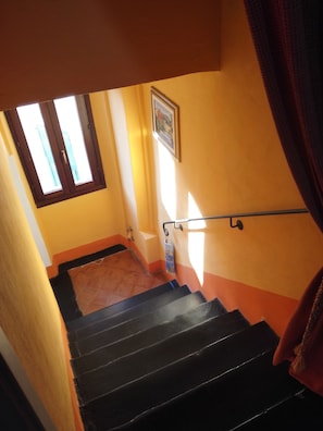Interior - House in ancient medieval village with terrace and beautiful sea view (Lingueglietta)