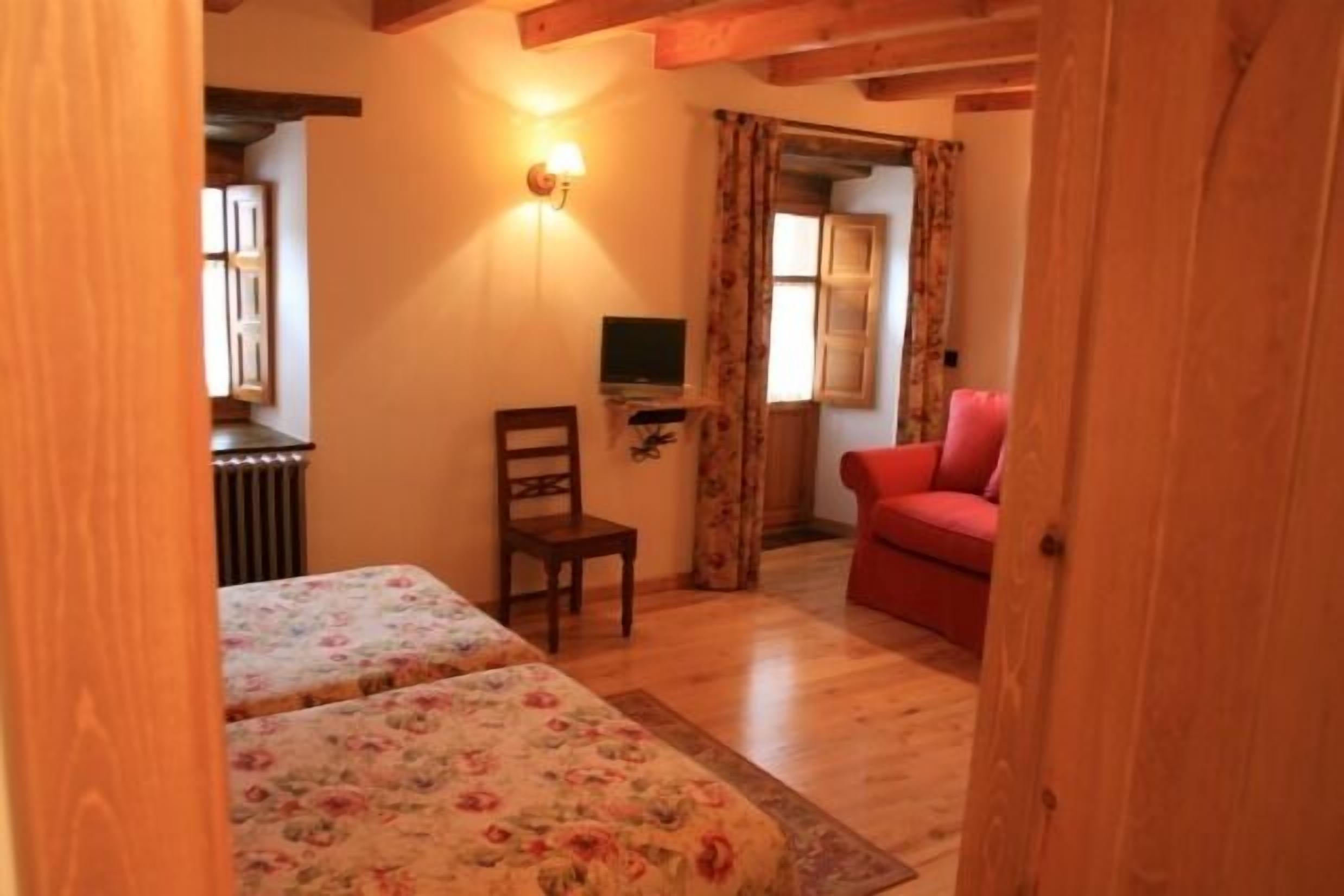 Self catering La Morada de Vadinia for 12 people