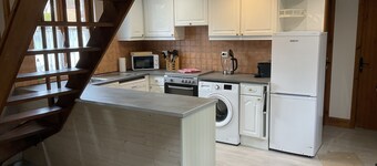 Cottage With Outdoor Pool, Sleeps 8 all ensuite