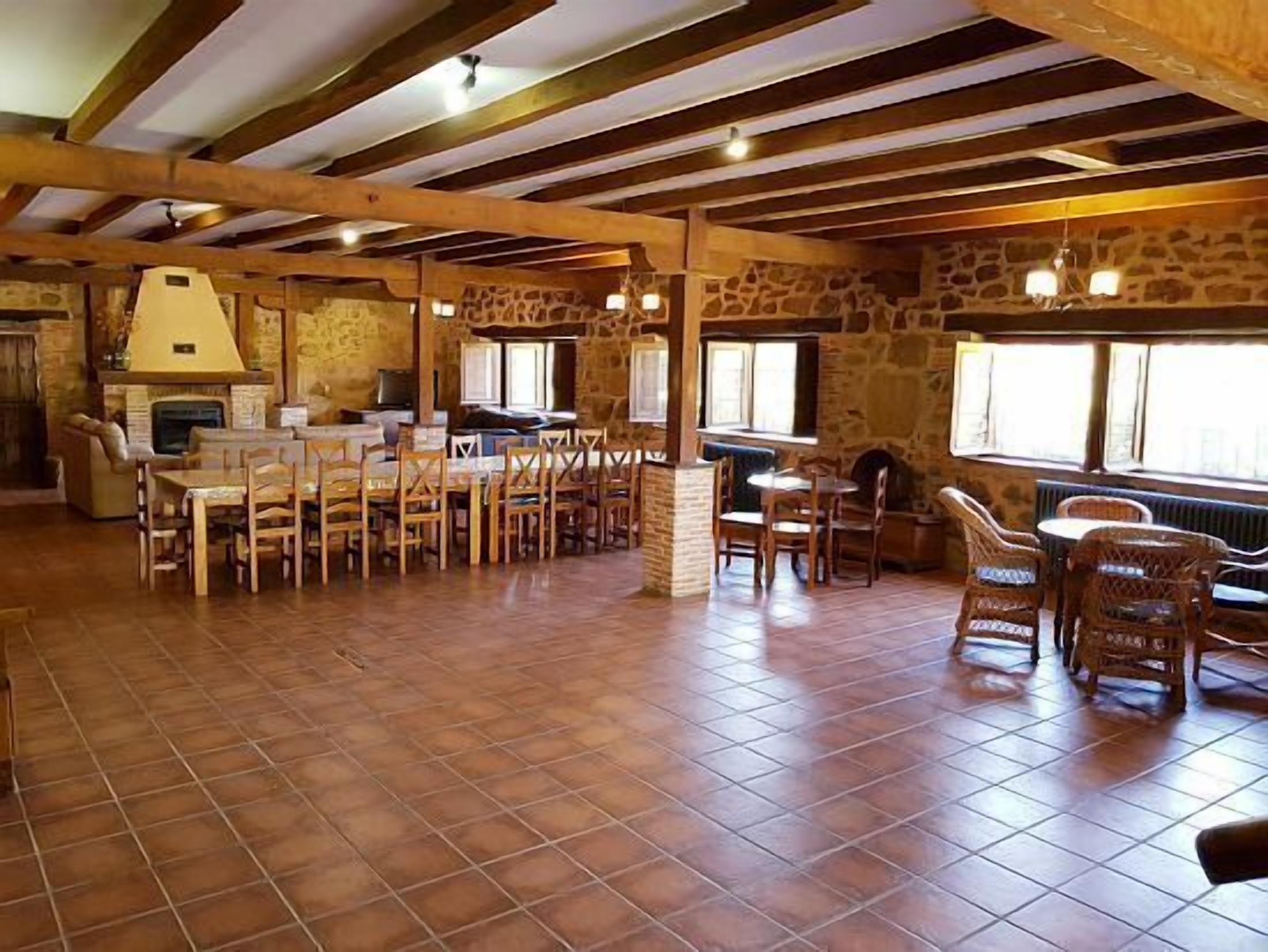 Casa Rural Colmenarejo for 16 people