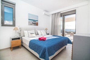 4 bedrooms, in-room safe, iron/ironing board, WiFi