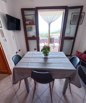 Dining - "Purple House" Sea View Apartments in Cala gonone (Dorgali)