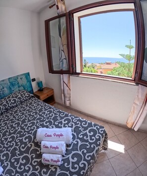 2 bedrooms, iron/ironing board, travel cot, free WiFi - "Purple House" Sea View Apartments in Cala gonone (Dorgali)
