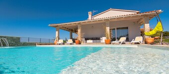 Wellness area,sauna,-Jacuzzi,pool 60 m2, Salt water,quite,air massage in pool