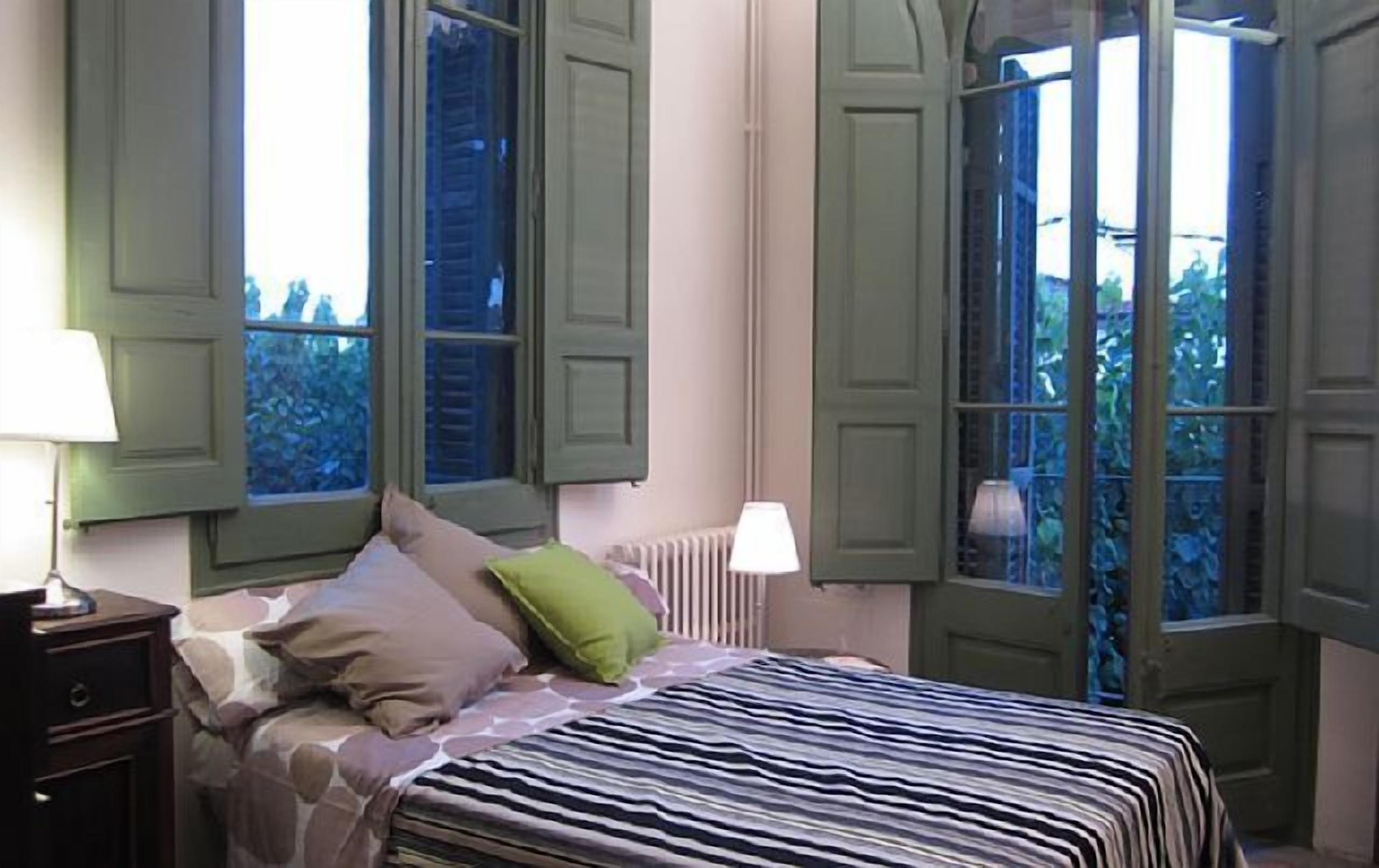 Very spacious and comfortable house and very large garden 16 people