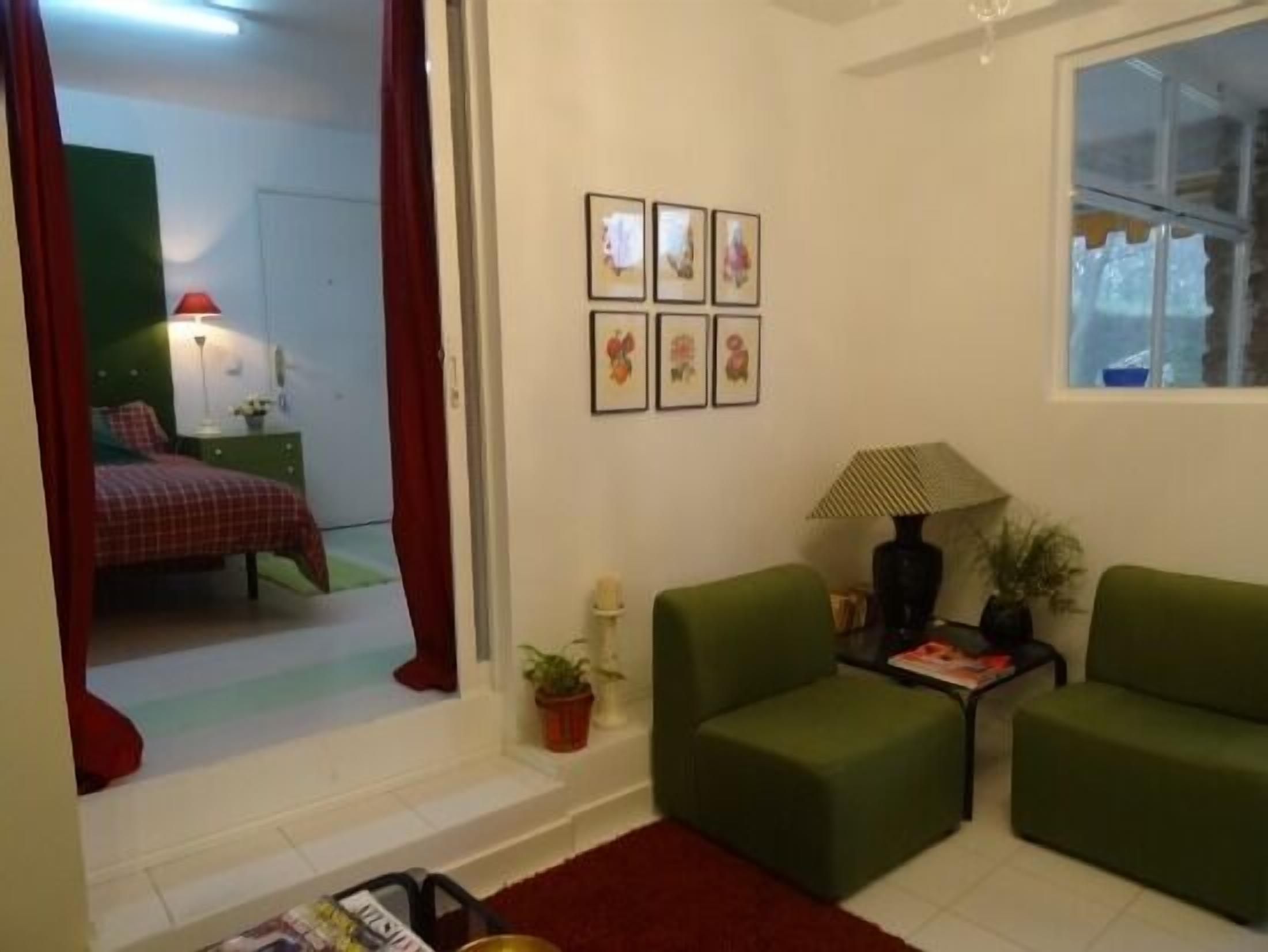  30 km from Madrid- up to 28 people.  Children FREE! 