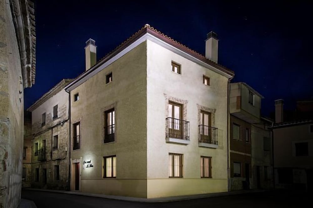 Rural House La Flora for 8 people