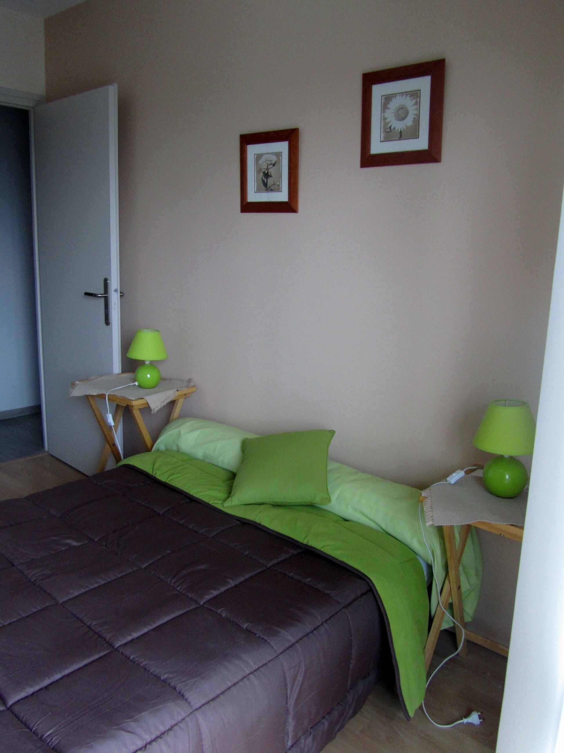 1 habitación, escritorio, tabla de planchar con plancha y wifi gratis 