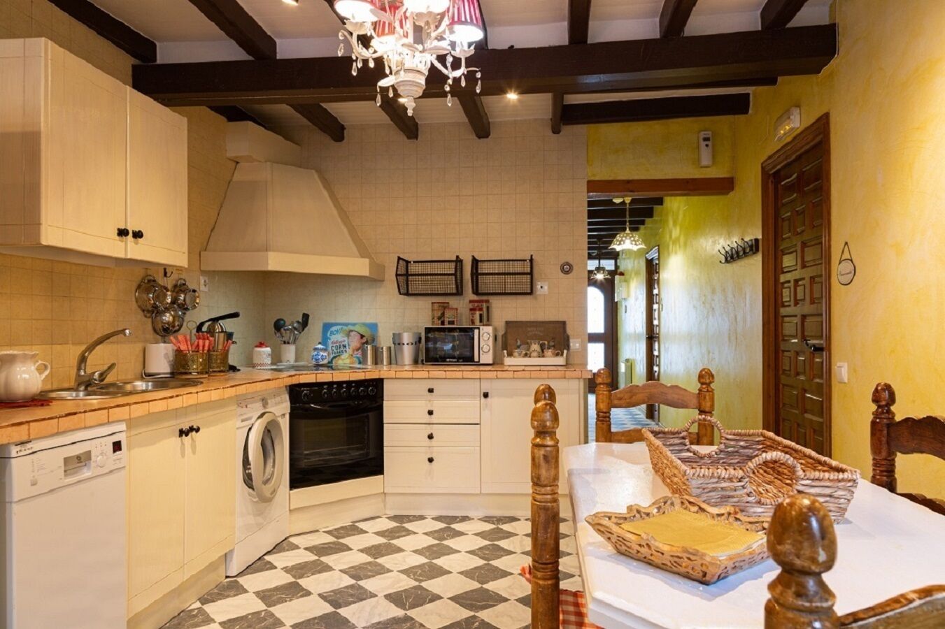 Self catering BEAUTIFUL ALAMEDAS***** for 13 people