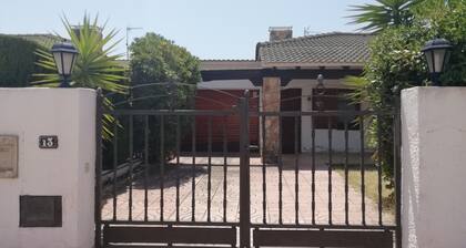 Villa with comfortable and quiet garden near the beach