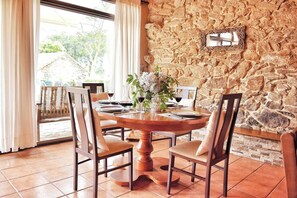 Dining - Casa do Caseiro_ A Costa da Morte (Ponteceso)