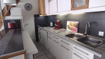 Refrigerador, microondas, parrilla de estufa y lavavajillas