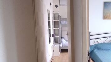 3 habitaciones, tabla de planchar con plancha y wifi gratis