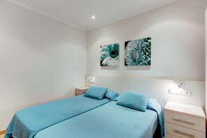 3 bedrooms, iron/ironing board, WiFi