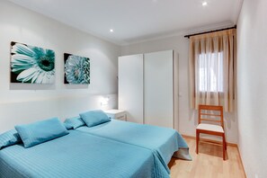 3 bedrooms, iron/ironing board, WiFi