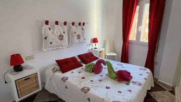 3 habitaciones, cuna de viaje, wifi gratis y ropa de cama