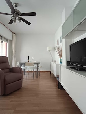 TV, DVD player