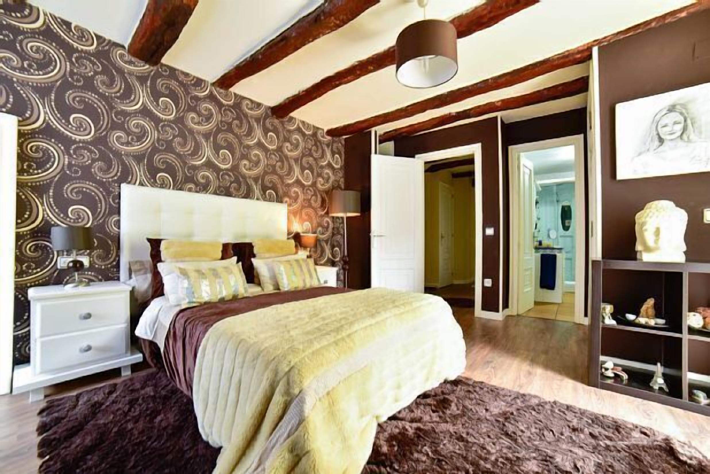 3 間睡房、隔音、熨斗/熨衫板、可攜式嬰兒床