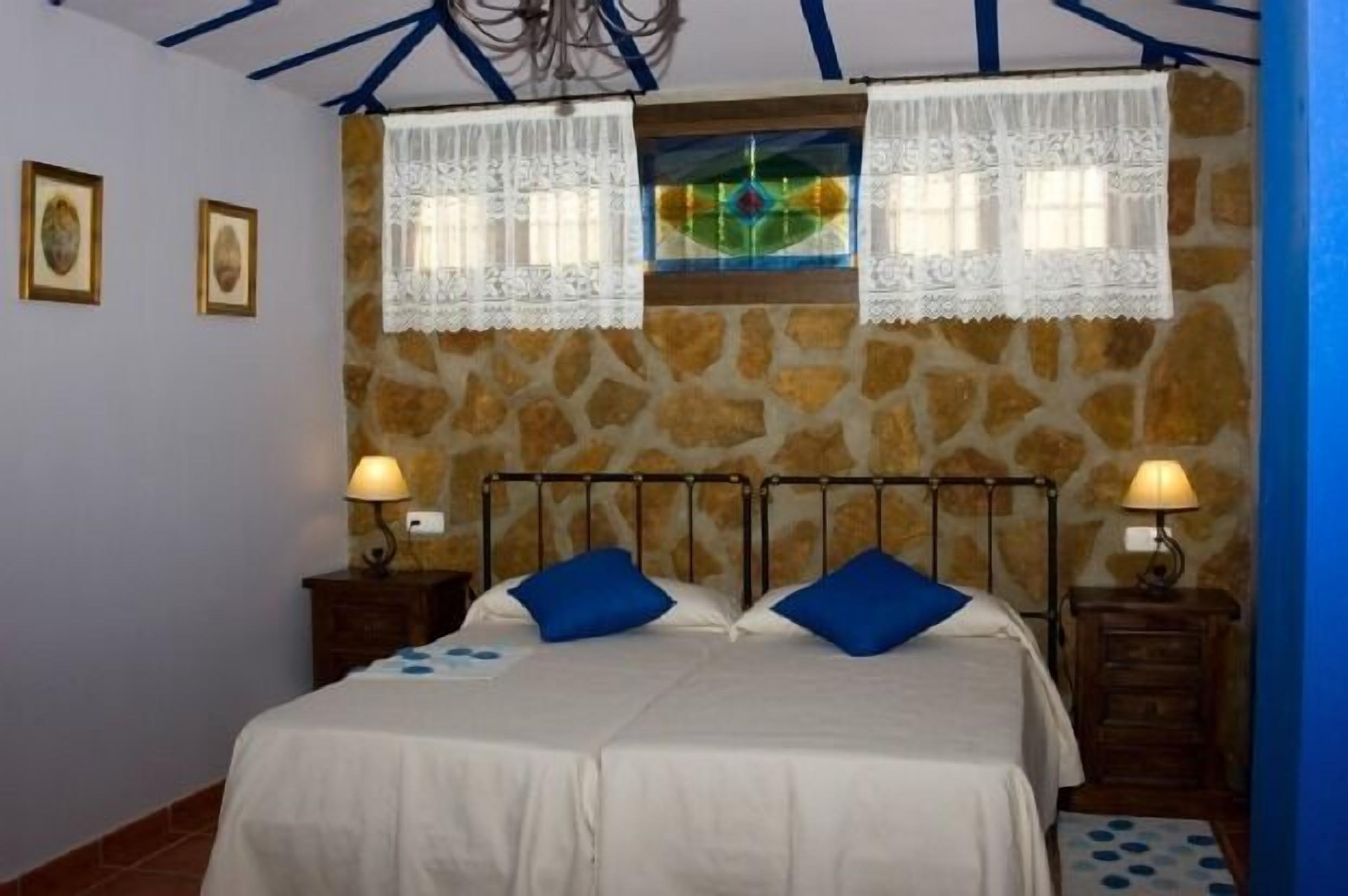 4 多间卧室、熨斗/熨衣板、免费 WiFi、床单