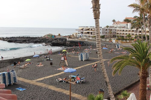 Apartment right on the beach of Playa de La Arena, with balcony and sea view