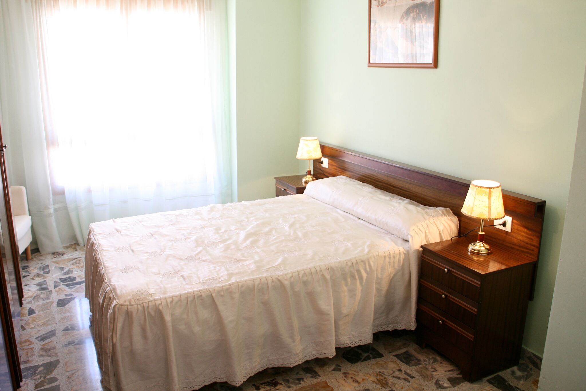 4 dormitorios, escritorio, wifi gratis y ropa de cama