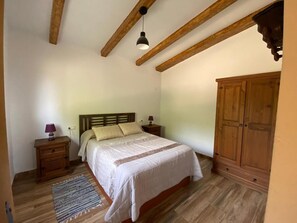 3 soverom, strykejern/-brett, wi-fi (inkludert) og sengetøy