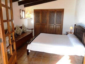 2 chambres, fer et planche Ă repasser, Wi-Fi, draps fournis