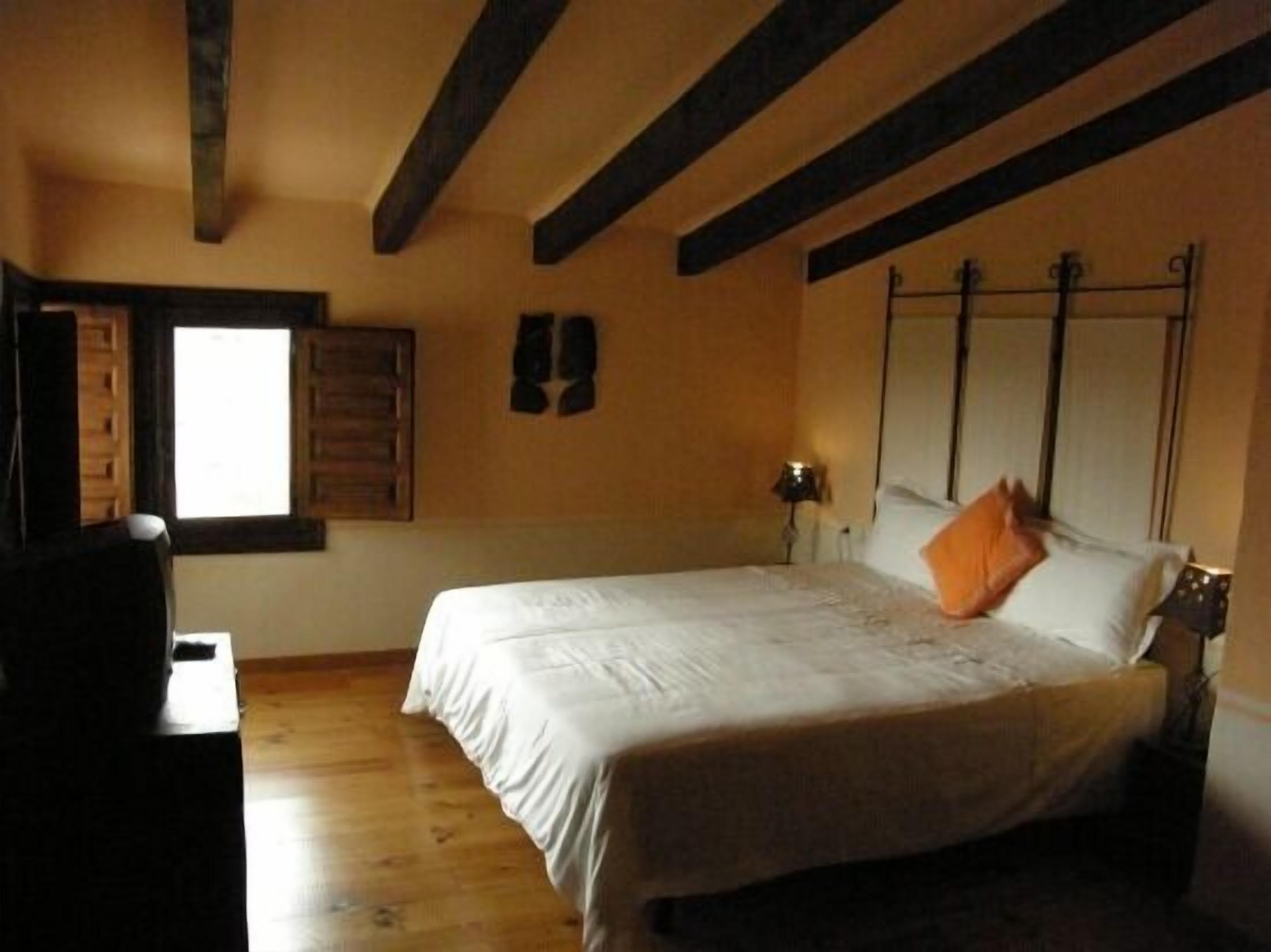 Old House of Pedro Chicote (The Place of the Rock) for 4/5 people