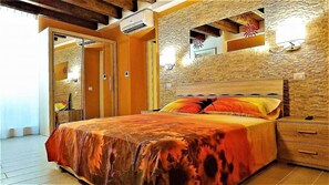 3 bedrooms, desk, iron/ironing board, travel cot