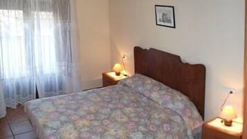 3 slaapkamers, een strijkplank/strijkijzer, wifi, beddengoed