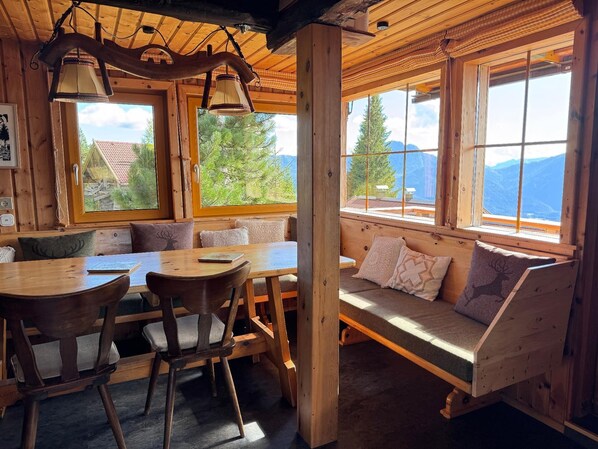 Interior - "Almhütte Enzian" with mountain view - sun terrace (Greifenburg)
