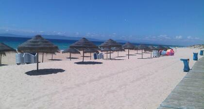 Vacances en famille, tranquilité, vue imprenable, piscine et jardin privés!