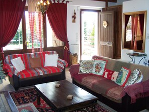 TV, fireplace, DVD player