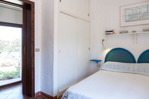 4 Schlafzimmer, Schreibtisch, schallisolierte Zimmer