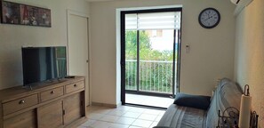 TV, table football, ping pong, books